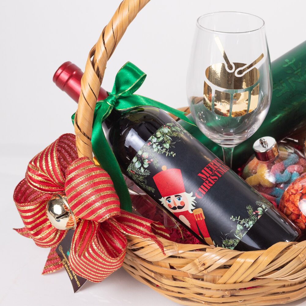 Majestic Christmas Basket - Image 4